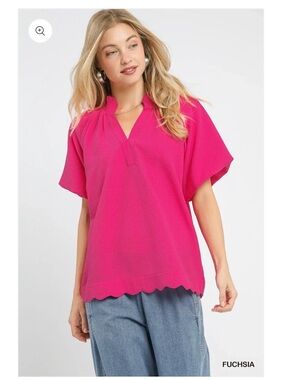 Umgee Fuchsia V-Neck Scallop Hem Blouse